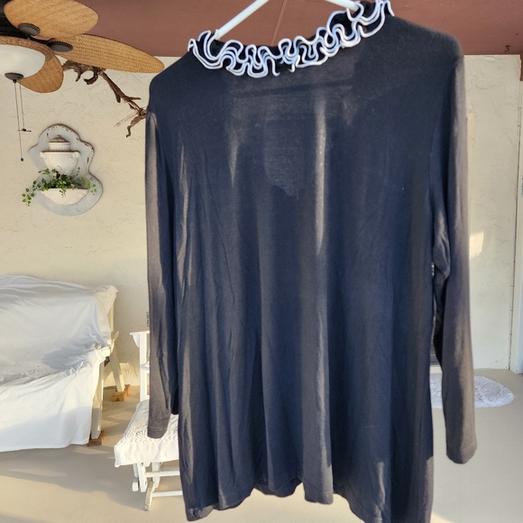 Ruffled Neck Black & White XL Knit top Impulse of California - Picture 6 of 11
